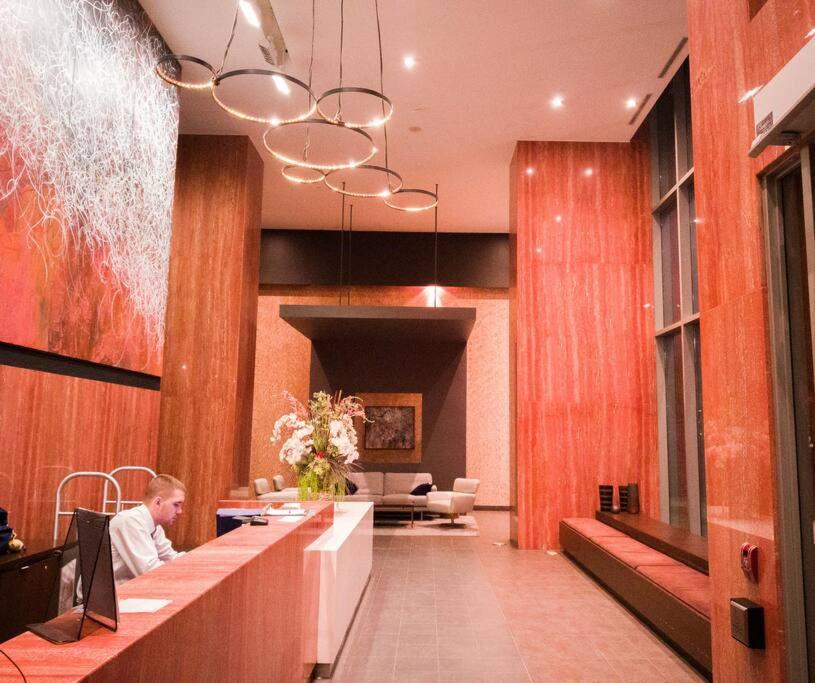 Luxury Suite Downtown Toronto Near Cn Tower Bagian luar foto