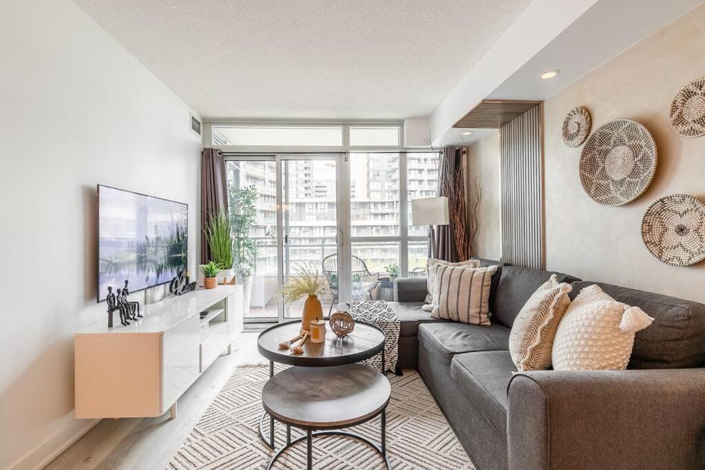 Luxury Suite Downtown Toronto Near Cn Tower Bagian luar foto