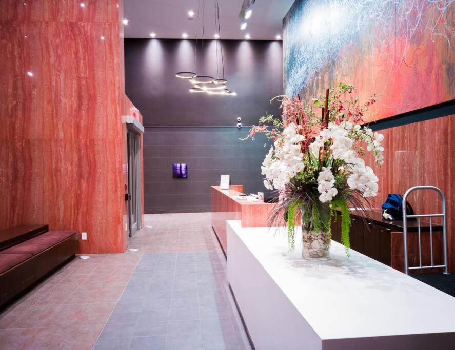 Luxury Suite Downtown Toronto Near Cn Tower Bagian luar foto