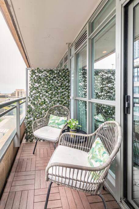 Luxury Suite Downtown Toronto Near Cn Tower Bagian luar foto