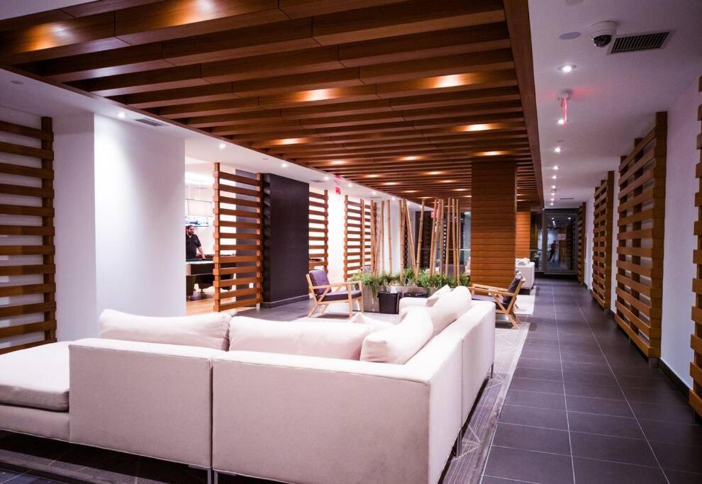 Luxury Suite Downtown Toronto Near Cn Tower Bagian luar foto