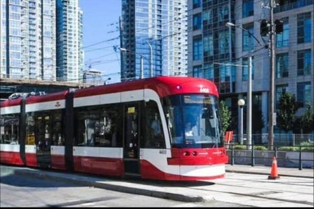 Luxury Suite Downtown Toronto Near Cn Tower Bagian luar foto