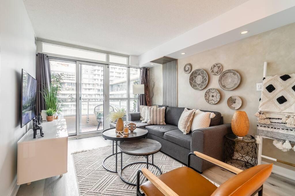 Luxury Suite Downtown Toronto Near Cn Tower Bagian luar foto